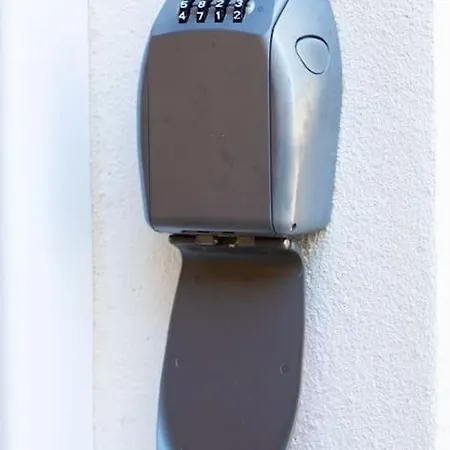 شقة 4 - Avec Balcon - Tu Elleta *